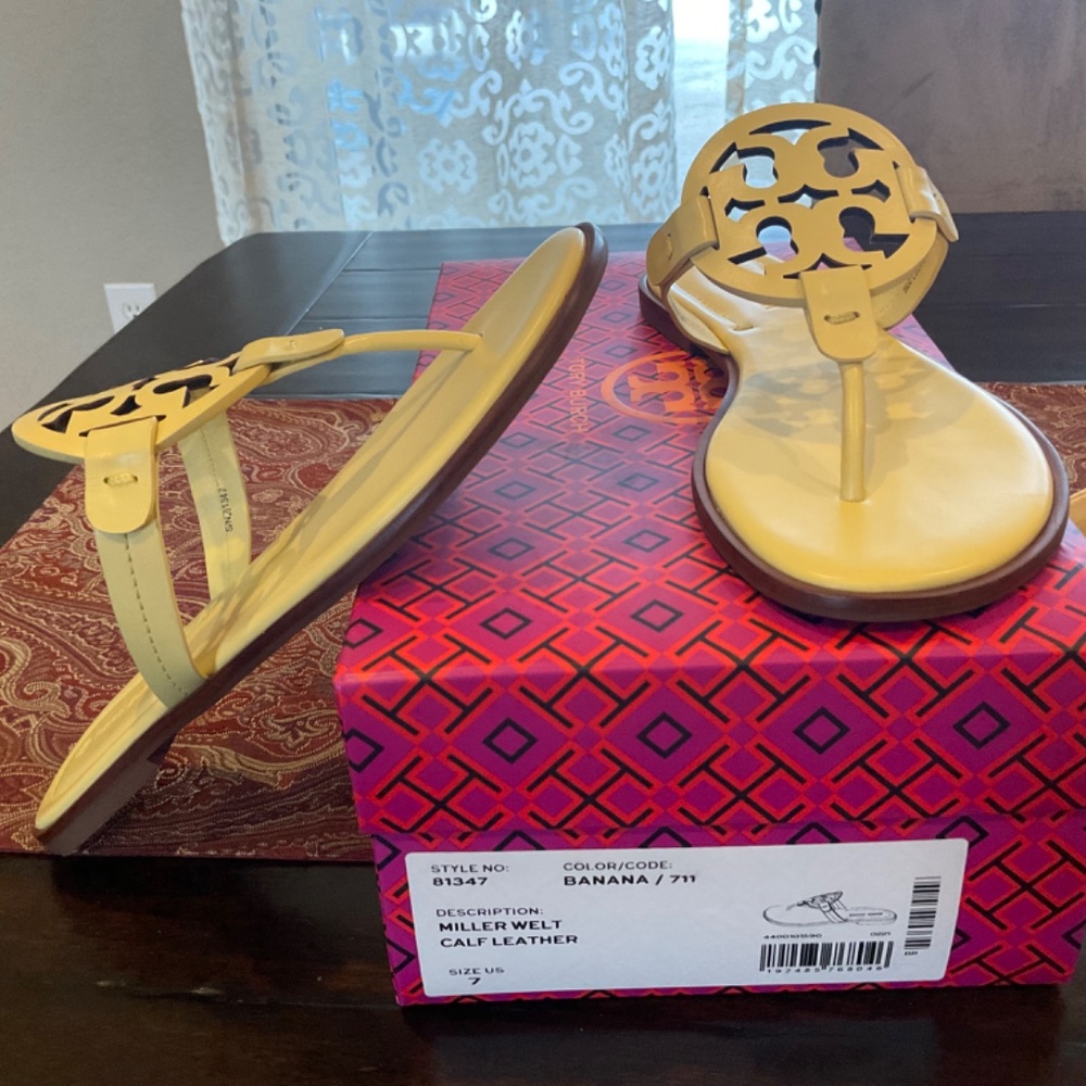 Tory Burch MILLER SANDAL in Banana,  Size 7, BNIB, MSRP$198 Must have style - Picture 2 of 3